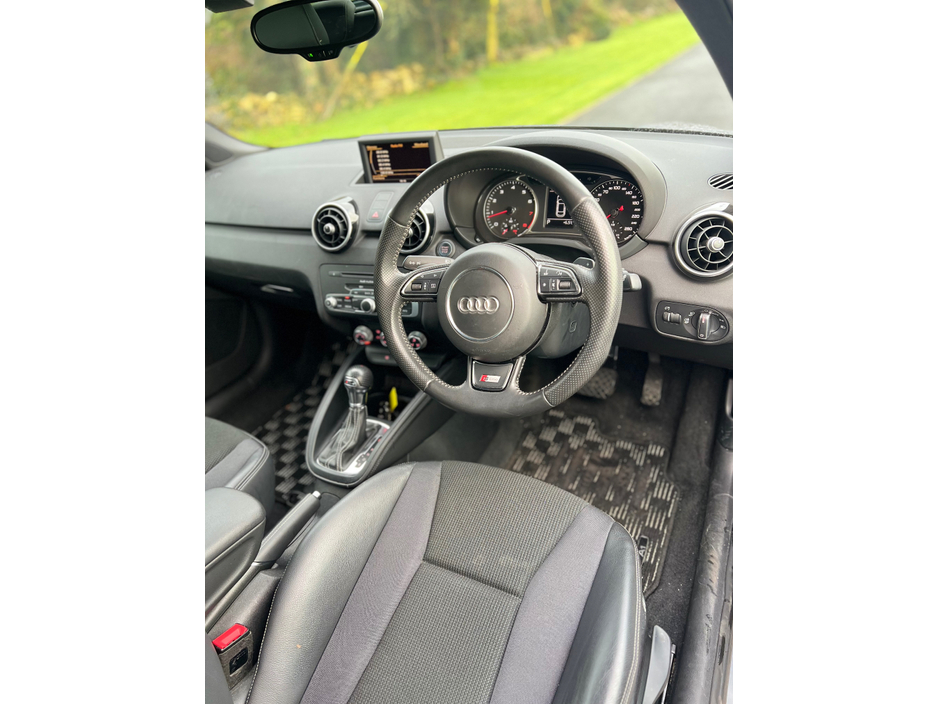 2014 Audi A1 - image 8