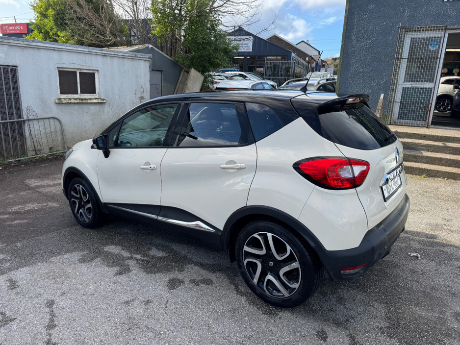 2015 Renault Captur Intense high driving position €8,900