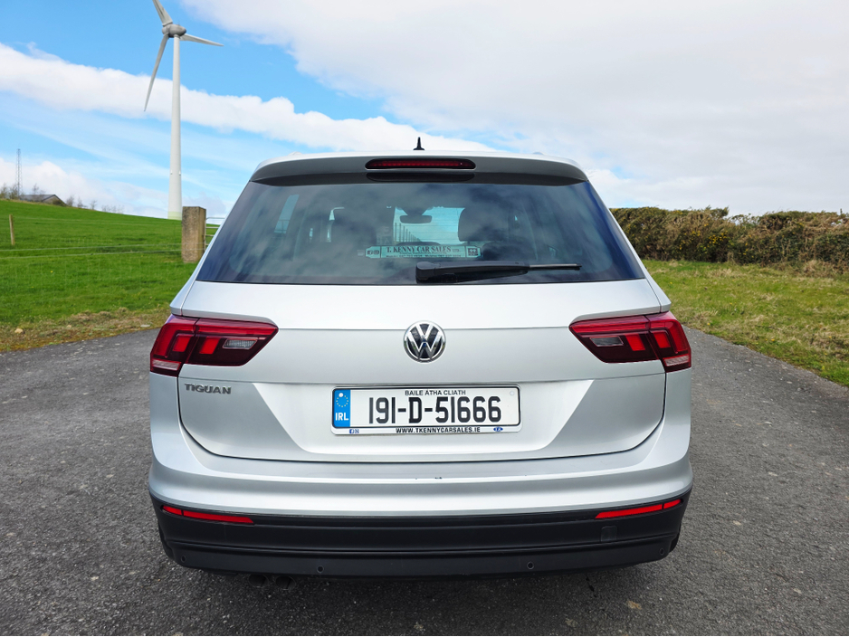 2019 Volkswagen Tiguan - image 8