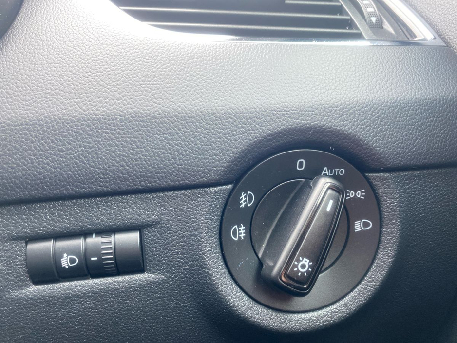 2017 Skoda Octavia - image 18