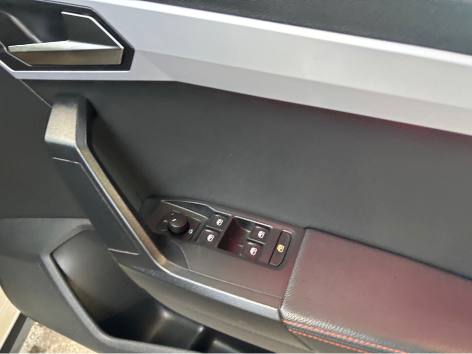 2023 SEAT Arona - image 20