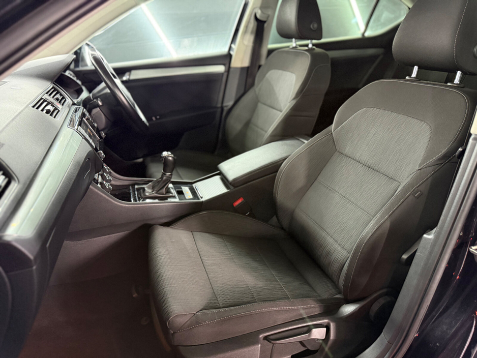 2016 Skoda Superb - image 16