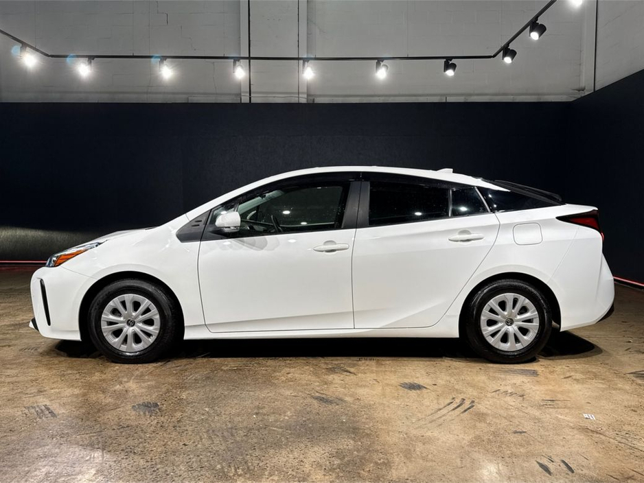 2022 Toyota Prius - image 6