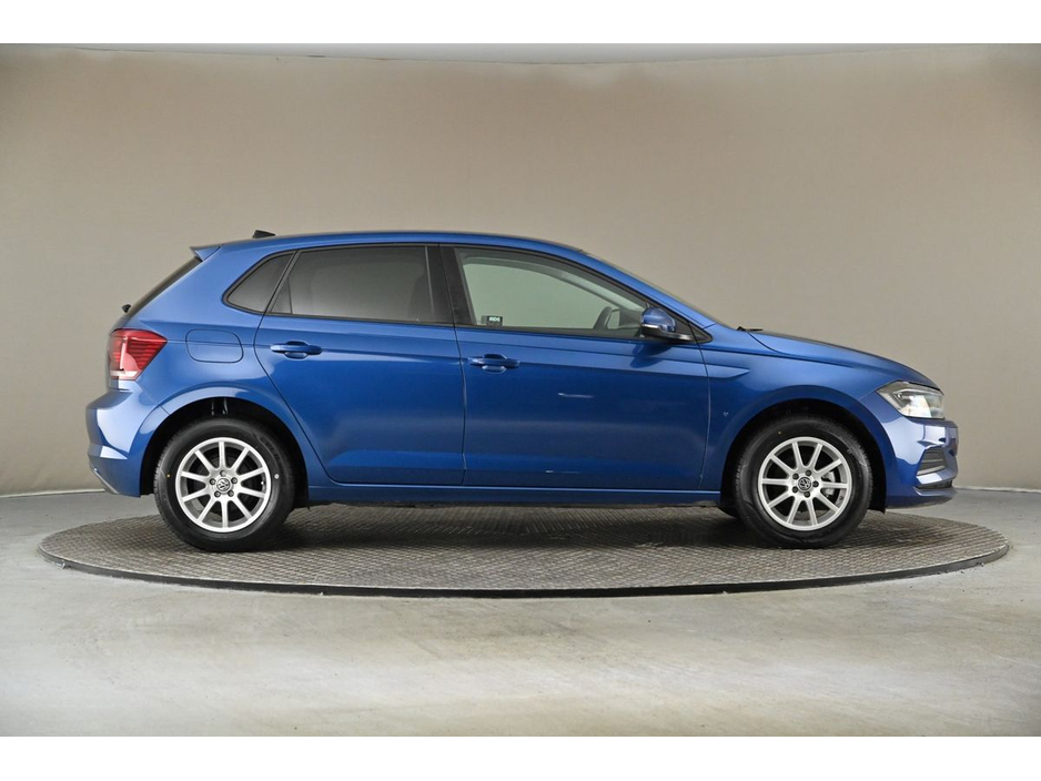 2021 Volkswagen Polo - image 11