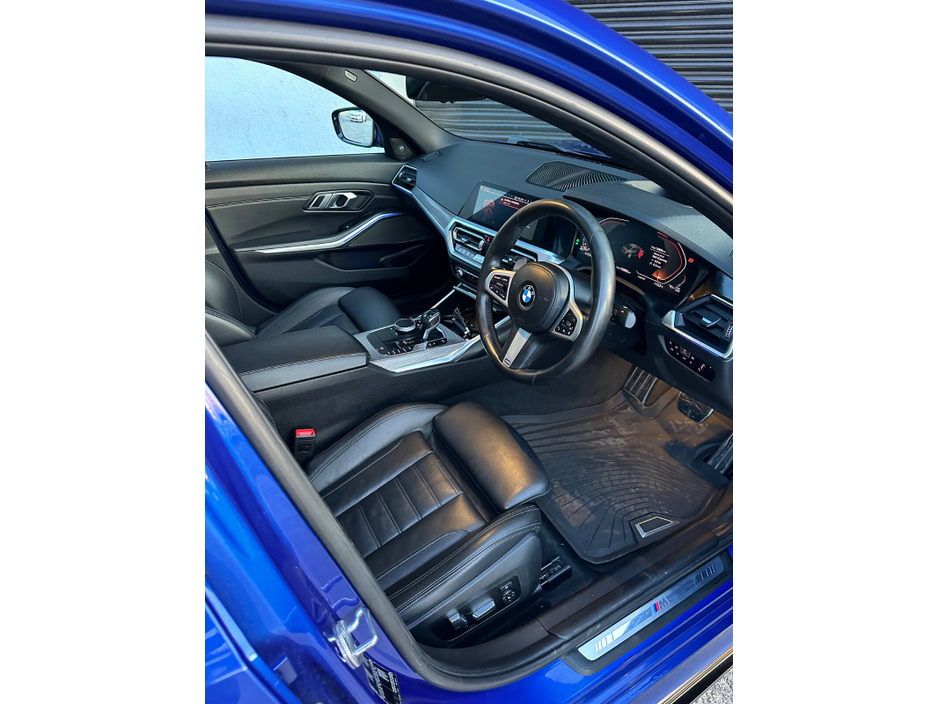 2019 BMW 3 Series - image 22