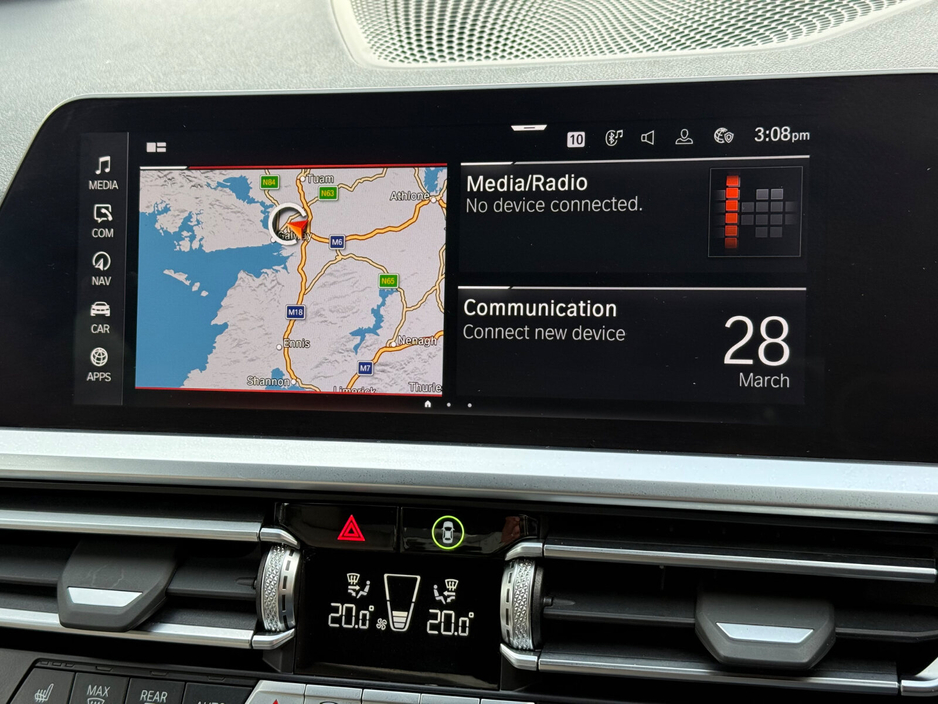 2022 BMW 3 Series - image 13