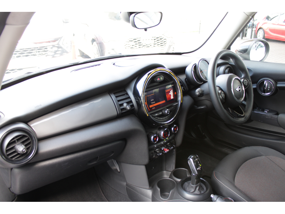 2019 MINI Cooper - image 20