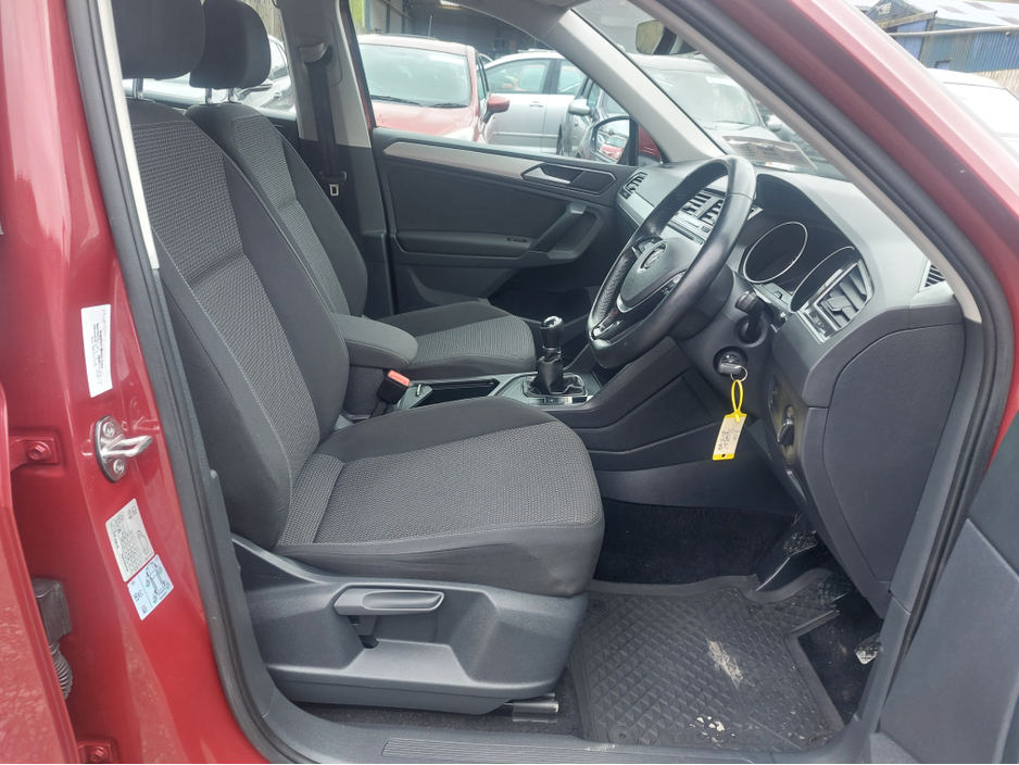 2018 Volkswagen Tiguan - image 4