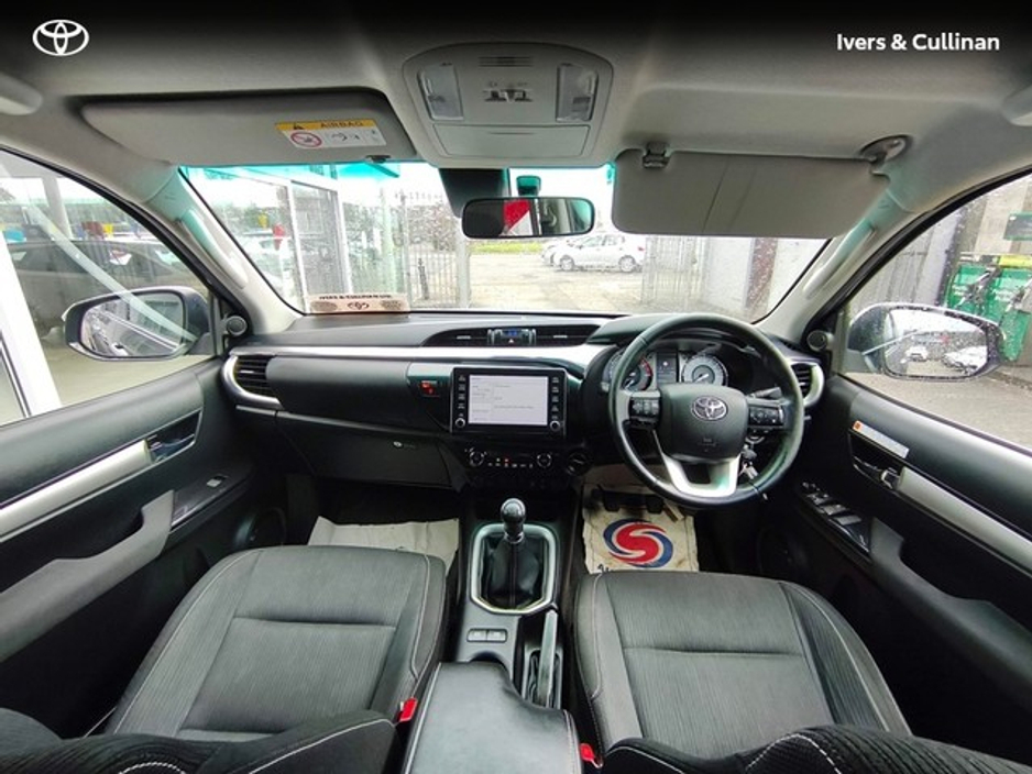 2021 Toyota Hilux - image 7