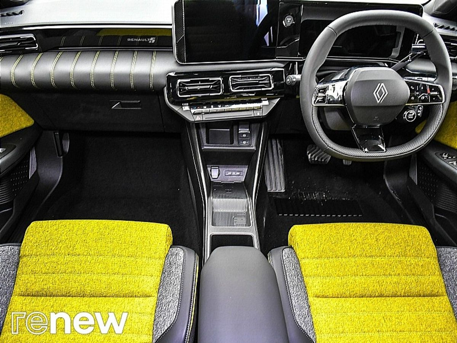 2025 Renault 5 EV40 150hp Iconic €31,890