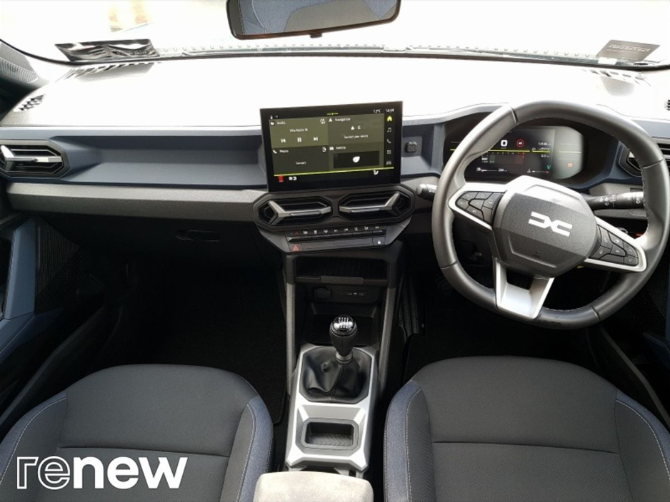 2025 Dacia Duster - image 2