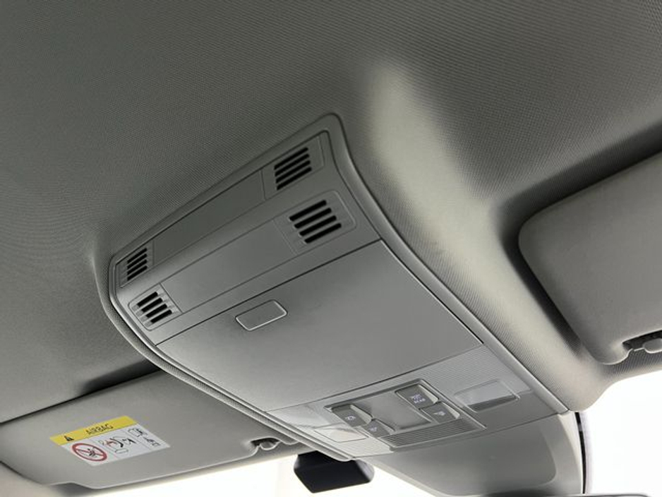 2020 Volkswagen Golf - image 29