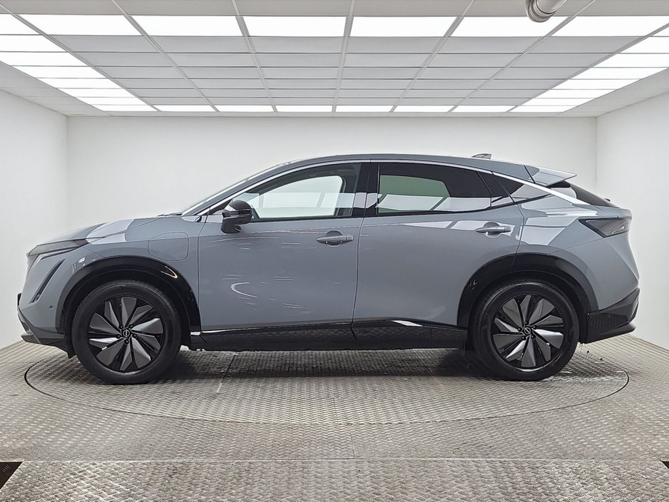2025 Nissan Ariya - image 5