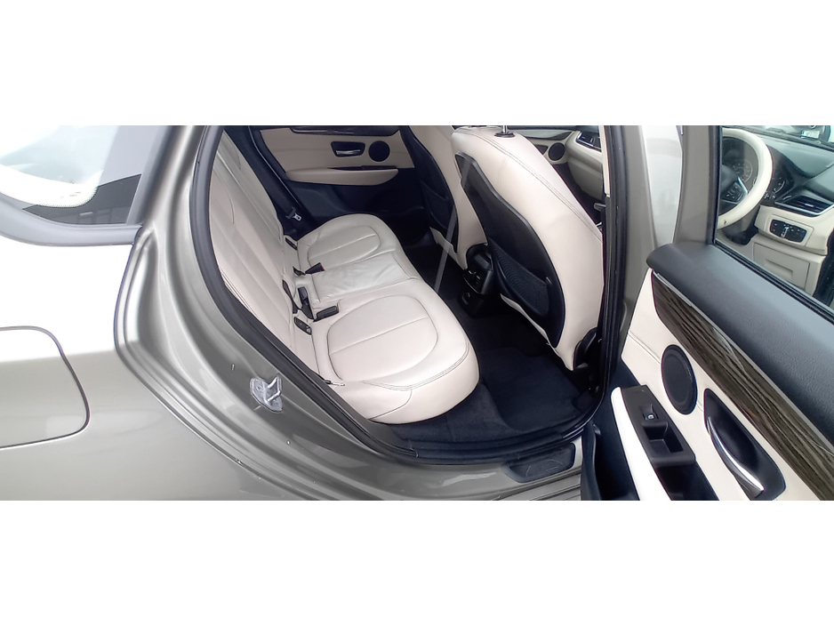 2015 BMW 2 Series - image 18