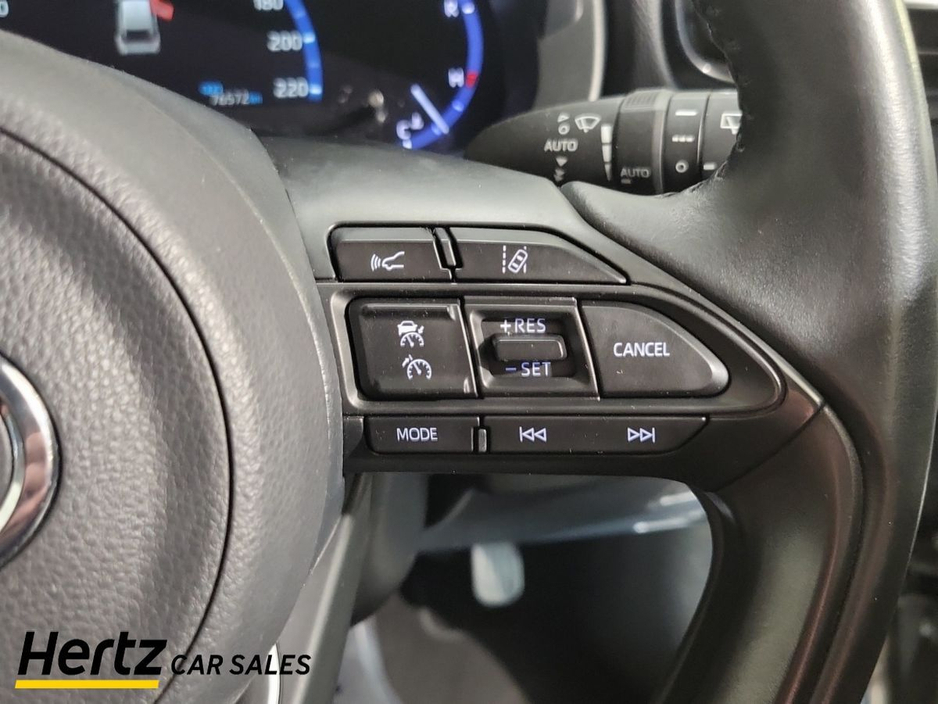 2023 Toyota Yaris Cross - image 25