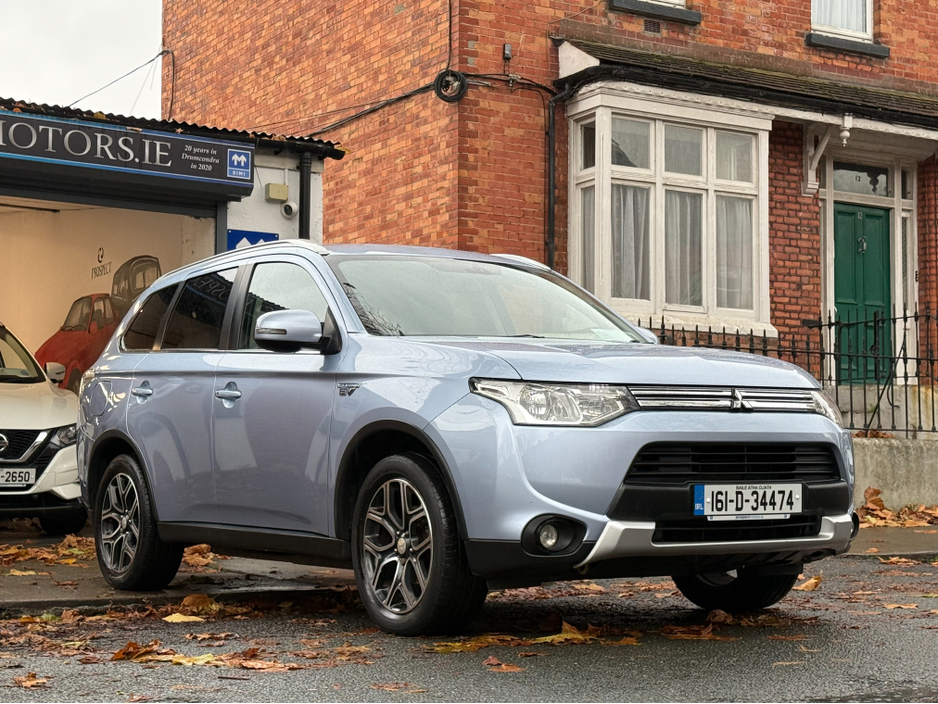 2016 Mitsubishi Outlander 2.0 PHEV, 4 Wheel Drive, Only 101kms, New Nct 10/2027, Tax 07/2026 (€170p/y), Reversing Camera, Bluetooth, Cruise Control, Paddle Shifters, A/C, Parking Sensors, Finance Available, SIMI Dealer, €15,950