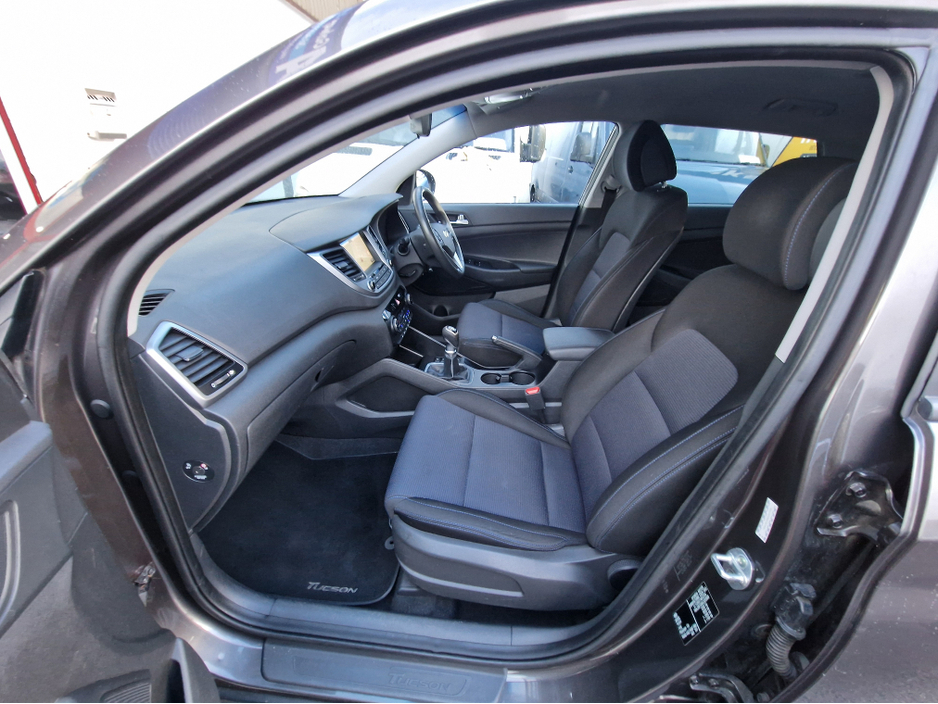 2015 Hyundai Tucson 2.0 CRDI SE NAV-LOW MILEAGE-NEW NCT €12,450