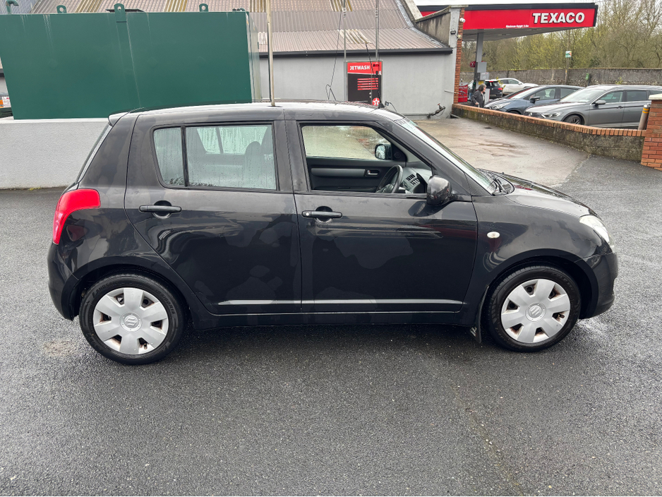 2008 Suzuki Swift - image 6