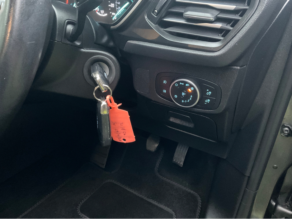 2018 Ford Focus - image 16