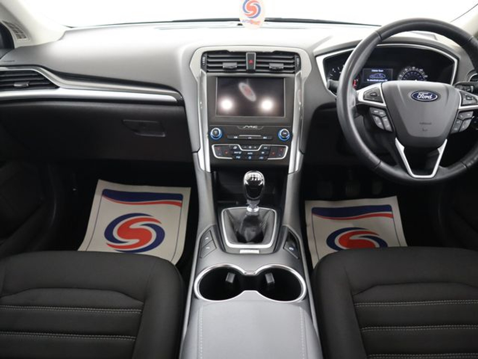 2020 Ford Mondeo - image 14