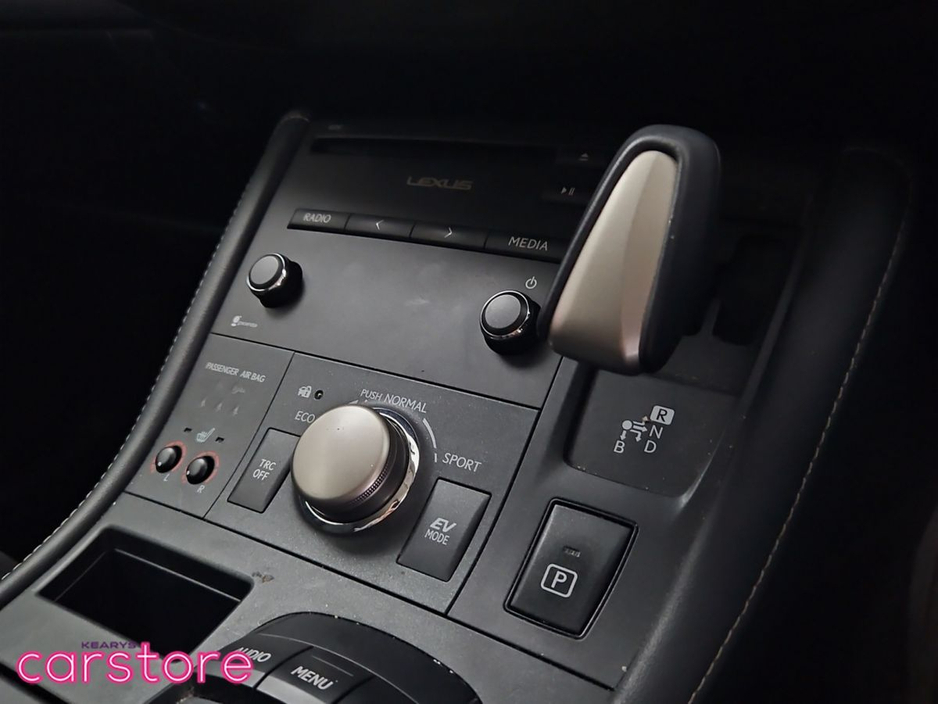 2016 Lexus CT 200 h - image 18