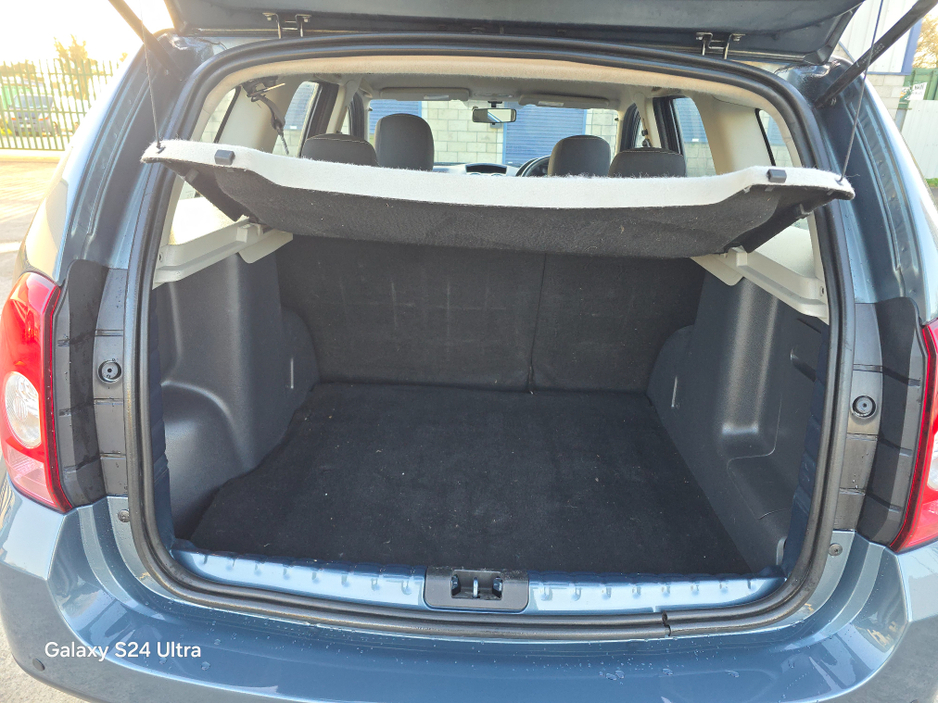 2014 Dacia Duster - image 8