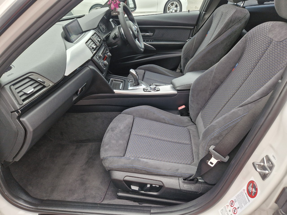 2013 BMW 3 Series - image 20