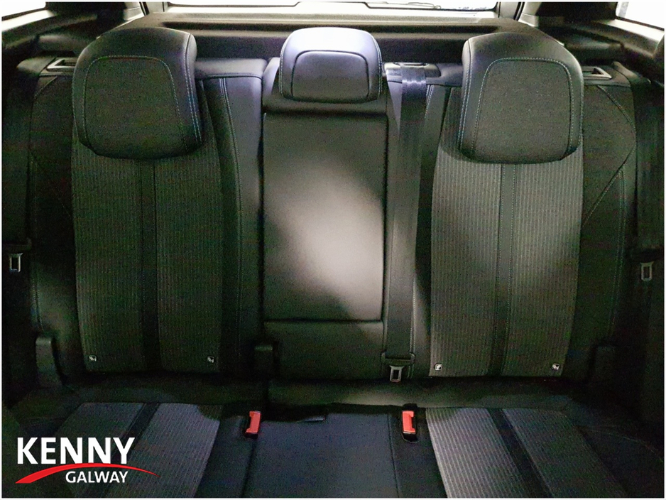 2021 Peugeot 3008 - image 12