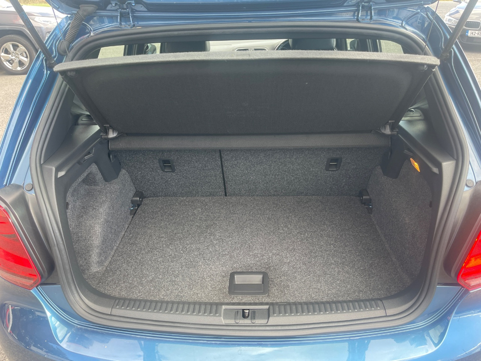2016 Volkswagen Polo - image 9