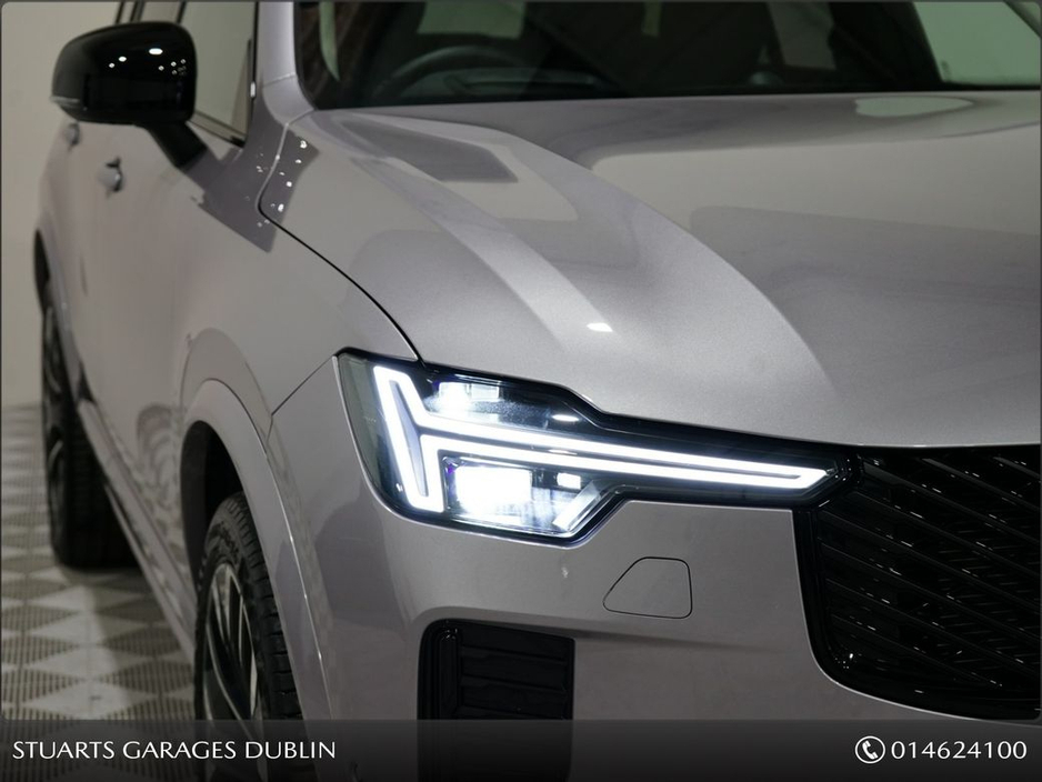 2025 Volvo XC90 - image 10