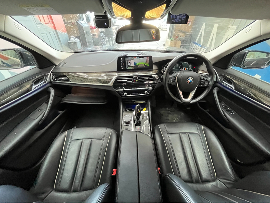 2018 BMW 5 Series - image 14