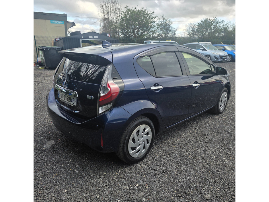 2018 Toyota Aqua - image 10