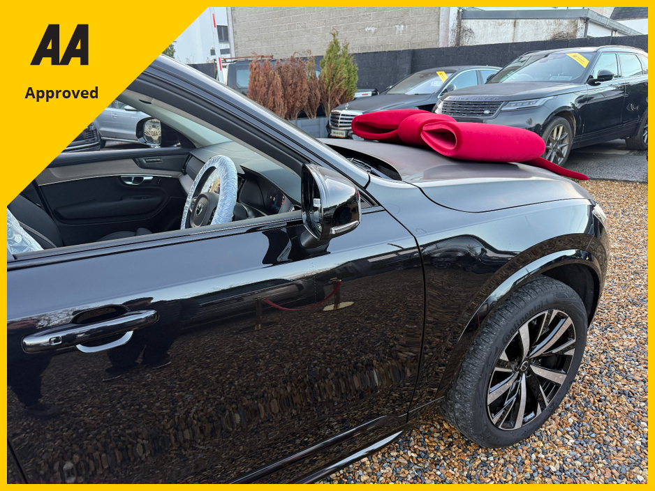 2025 Volvo XC90 - image 4