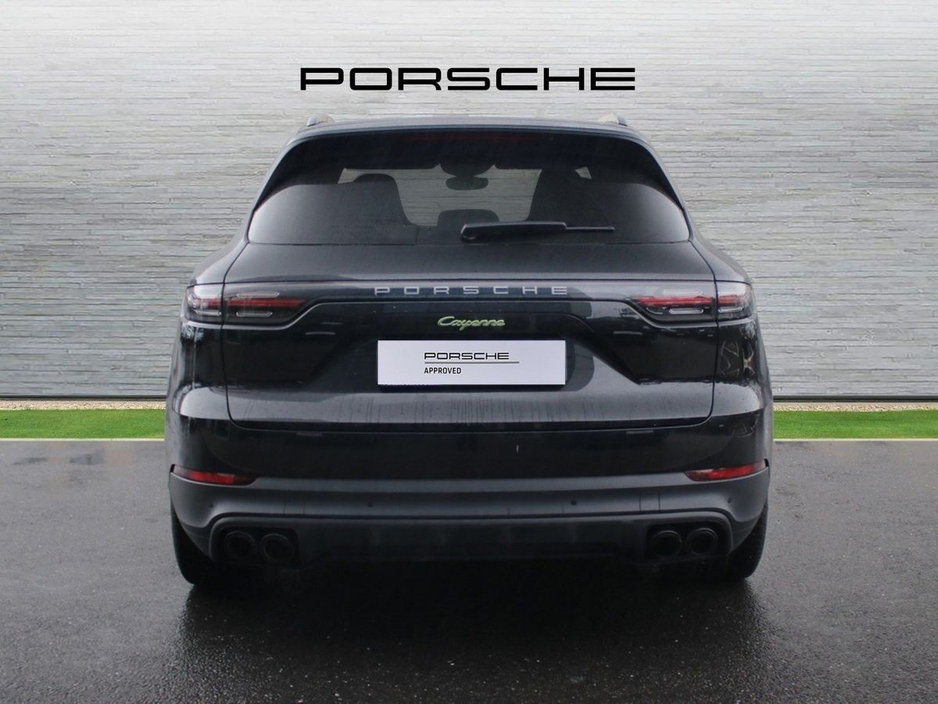 2023 Porsche Cayenne E-Hybrid Platinum Edition €77,000