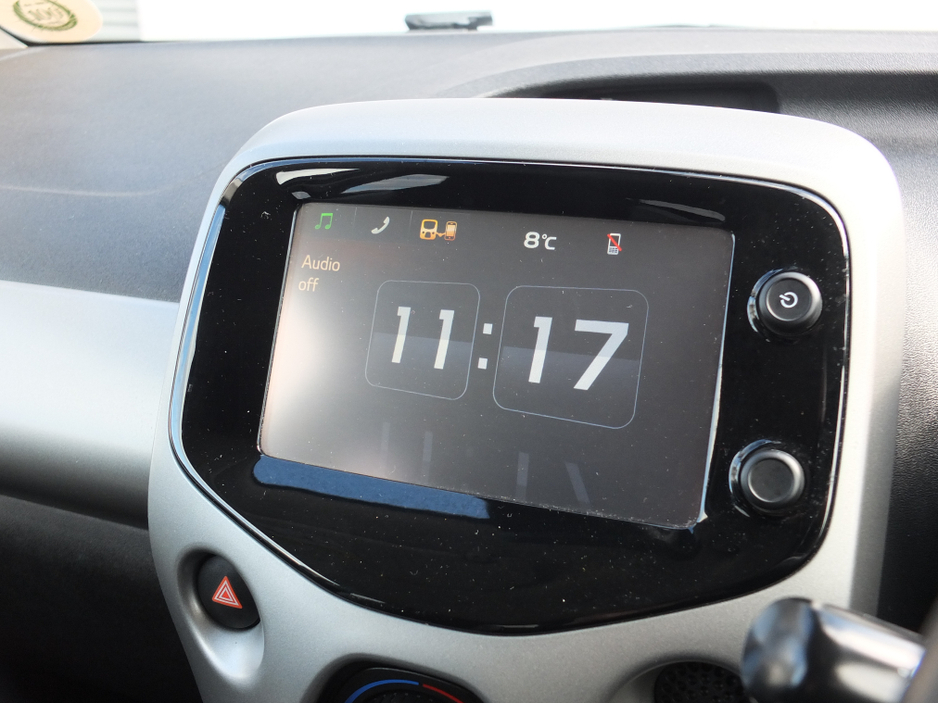 2019 Toyota Aygo - image 11