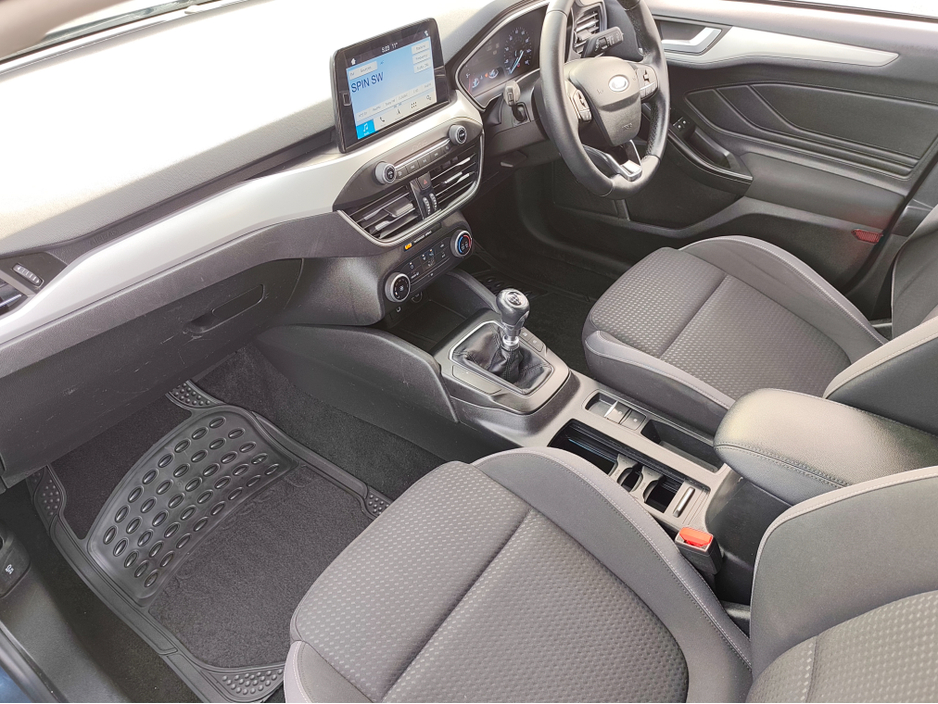 2019 Ford Focus - image 10