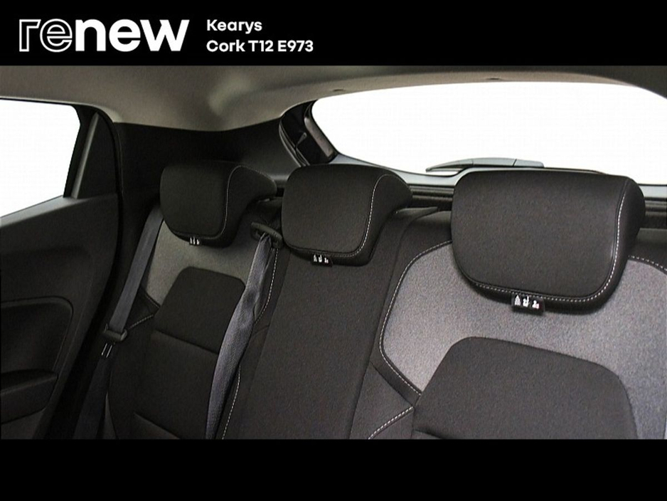 2025 Renault Clio - image 14