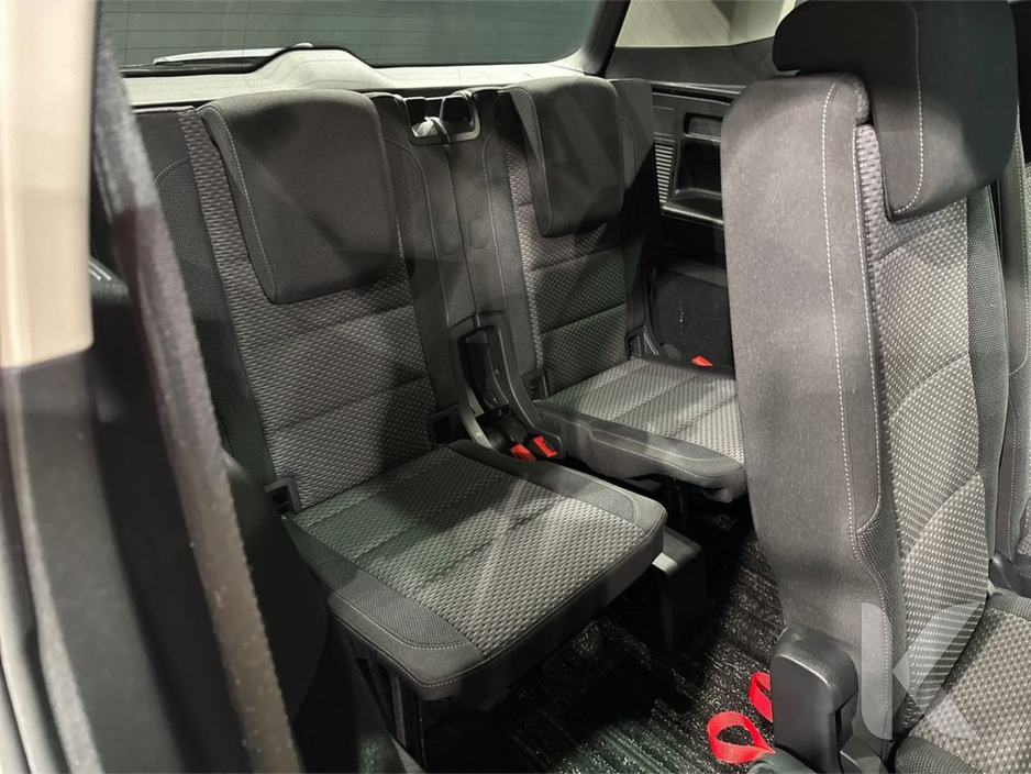 2017 Volkswagen Touran - image 18