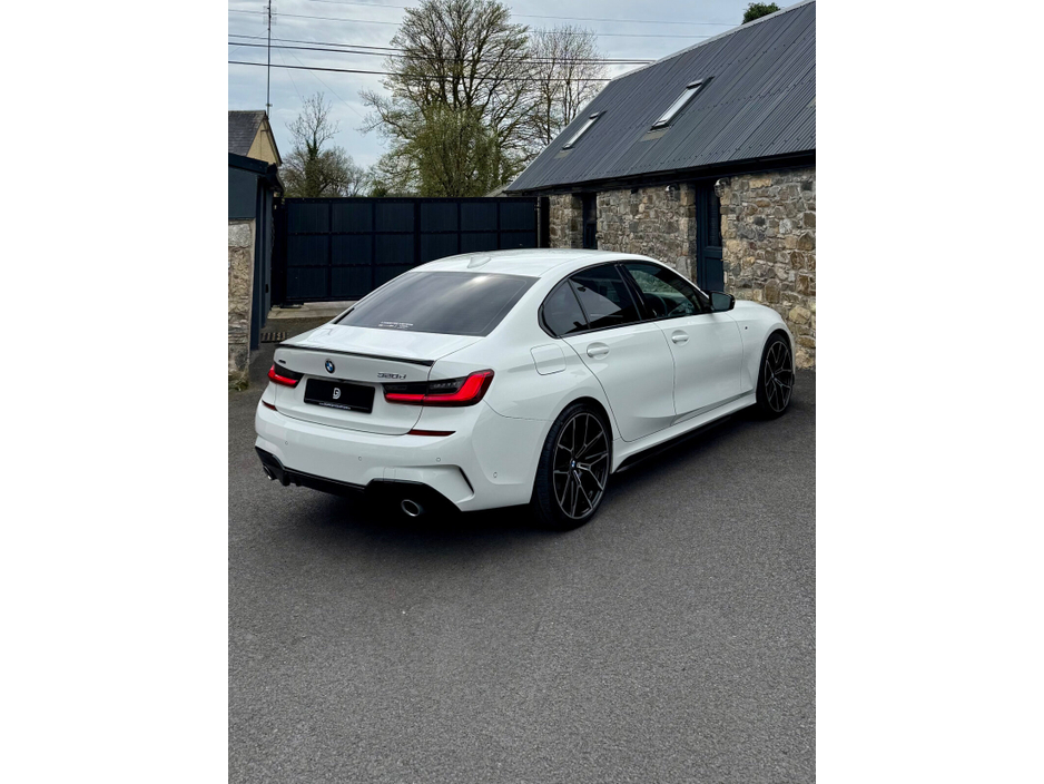 2019 BMW 3 Series - image 6