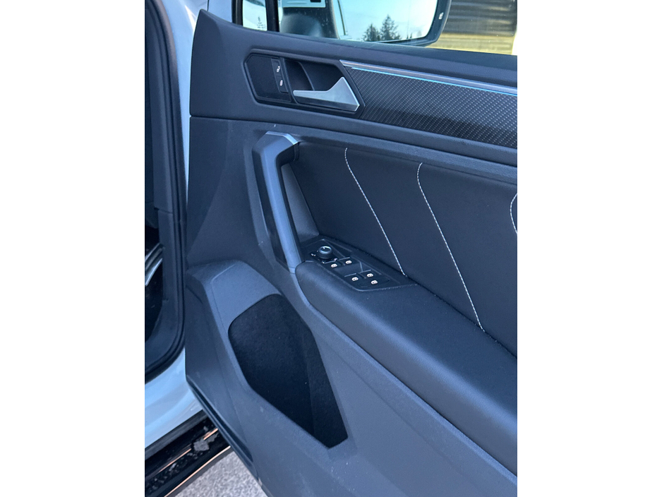 2020 Volkswagen Tiguan - image 21
