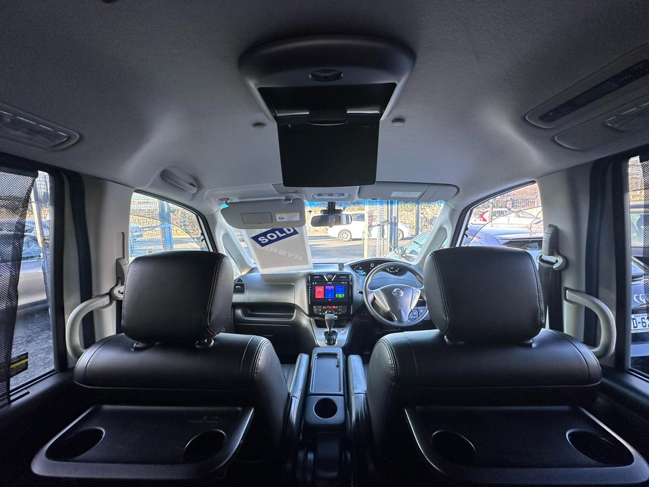 2015 Nissan Serena - image 15