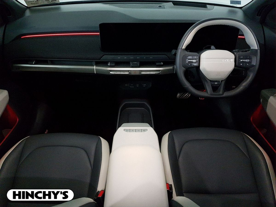 2025 Kia EV3 - image 2