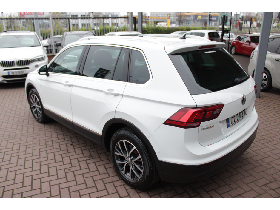 2017 Volkswagen Tiguan - image 6