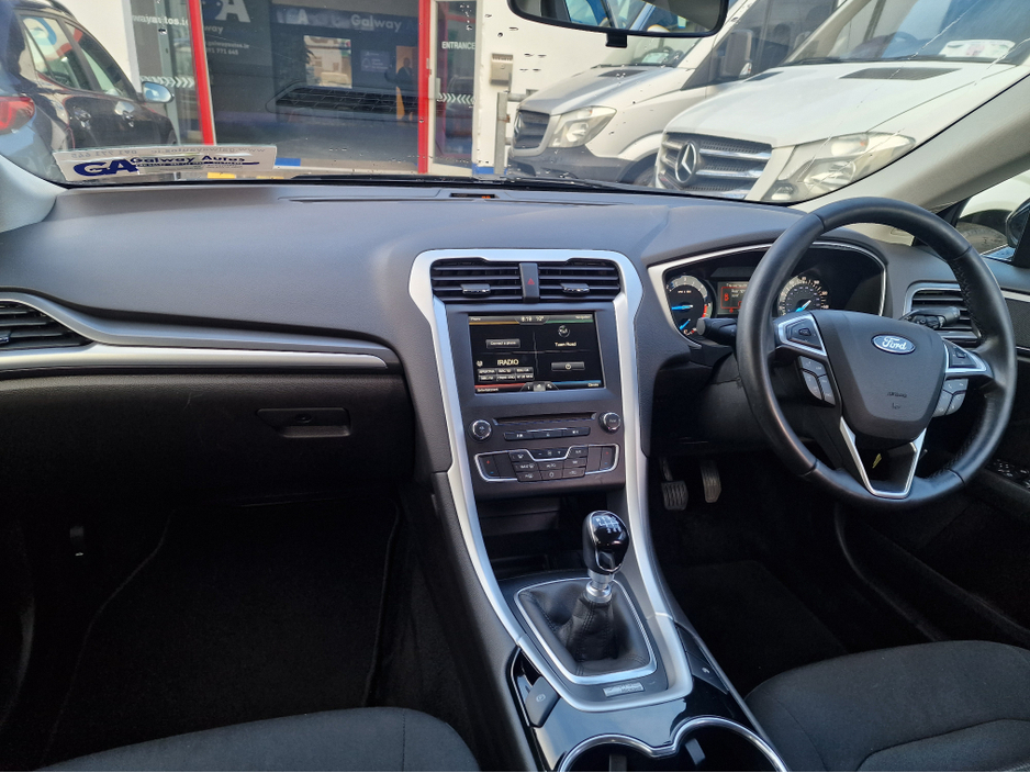 2016 Ford Mondeo - image 28