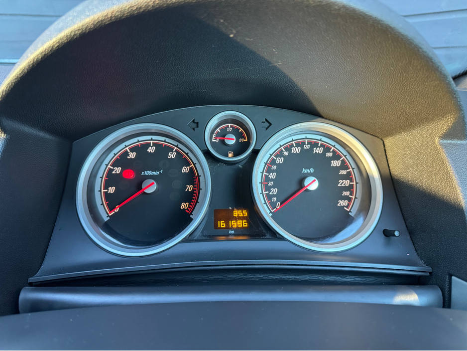 2007 Opel Astra - image 10