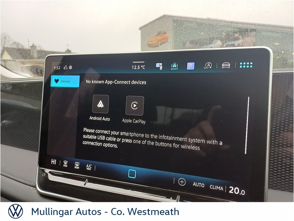 2025 Volkswagen Tiguan - image 19