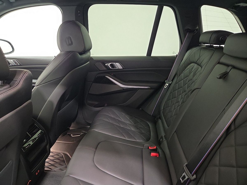 2025 BMW X5 - image 11