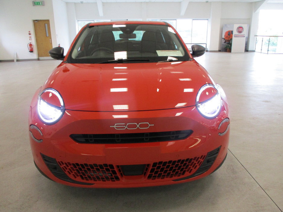 2026 Fiat 600 Dolce Vita 1.2 100hp Hybrid Auto eDCT 6 €30,995