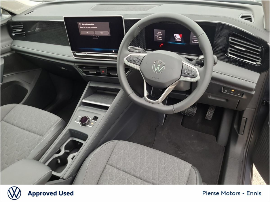 2026 Volkswagen Tiguan - image 2