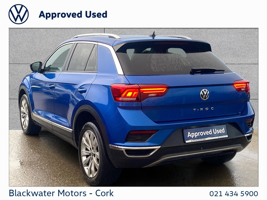 2019 Volkswagen T-Roc - image 3